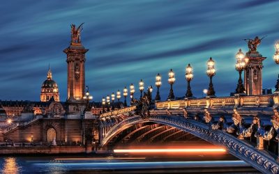 Paris, la Ville Lumière à l’Heure de l’Extinction: Comment la Capitale Réinvente sa Vie Nocturne